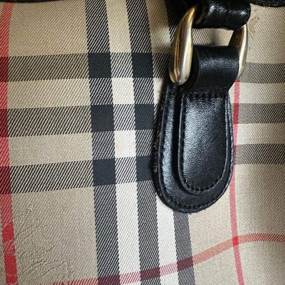 Burberry’s Boston Bag - Picture 10 of 16